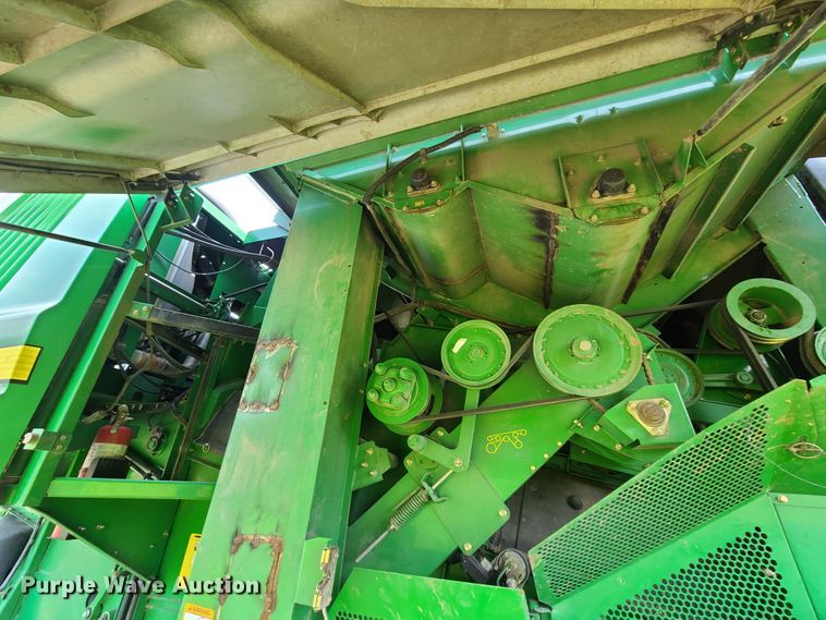 image for item L1297 2004 John Deere 9660 STS  RWA combine