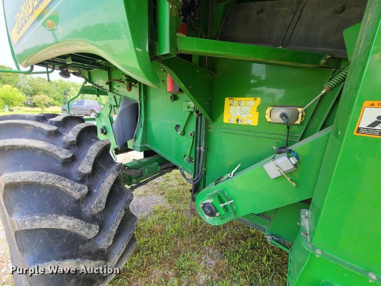 image for item L1297 2004 John Deere 9660 STS  RWA combine