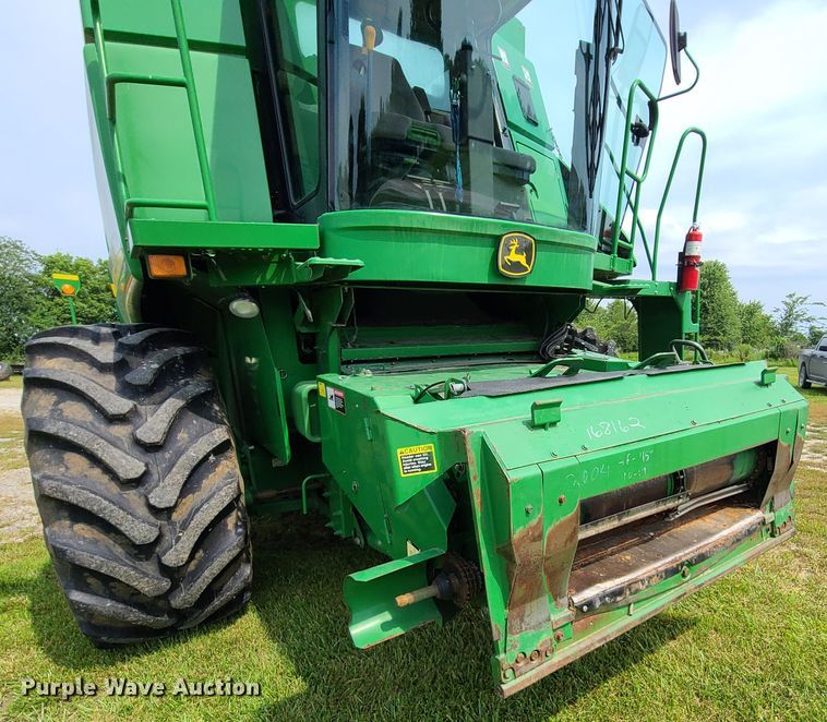 image for item L1297 2004 John Deere 9660 STS  RWA combine