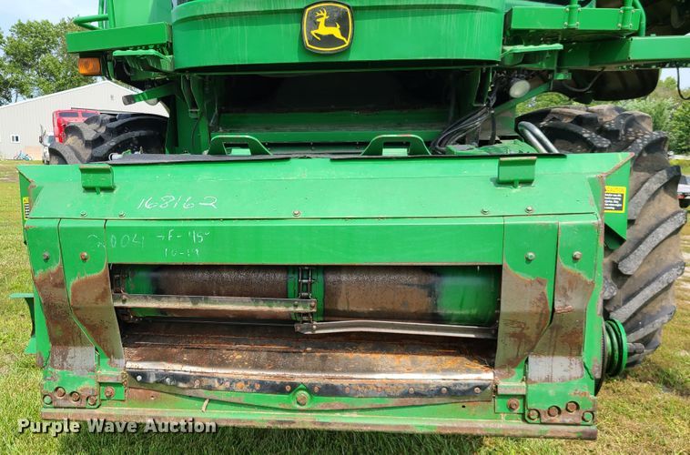 image for item L1297 2004 John Deere 9660 STS  RWA combine
