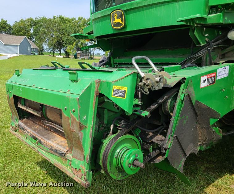 image for item L1297 2004 John Deere 9660 STS  RWA combine