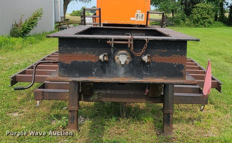 image for item L1305 1991 Bison  combine trailer