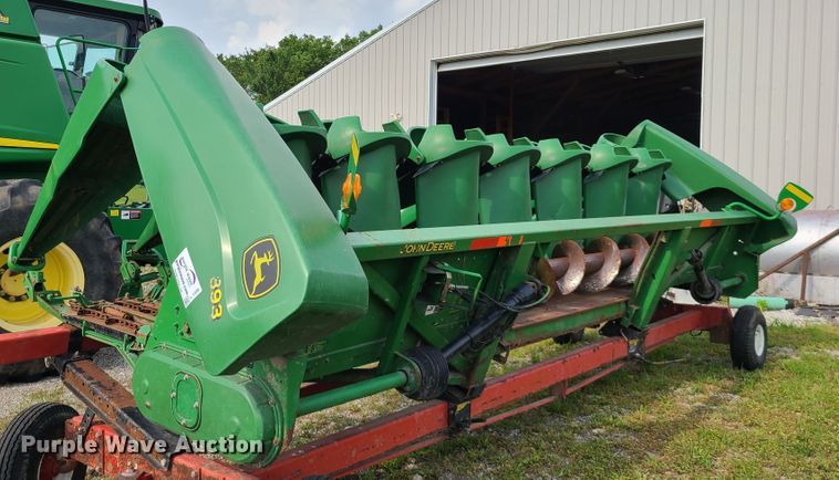 image for item L1306 John Deere 893  corn head