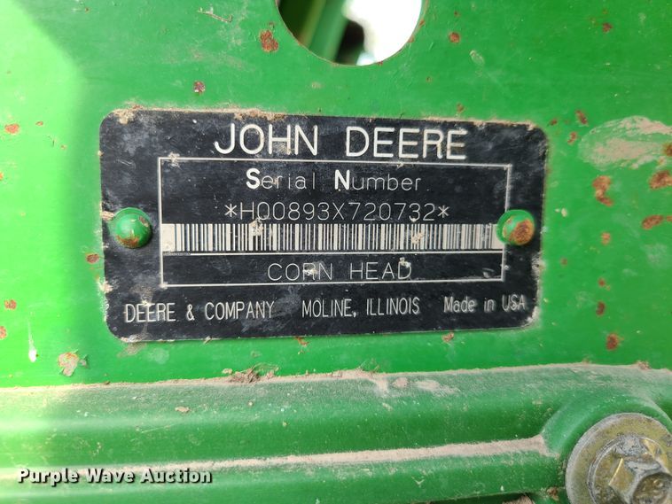 image for item L1306 John Deere 893  corn head