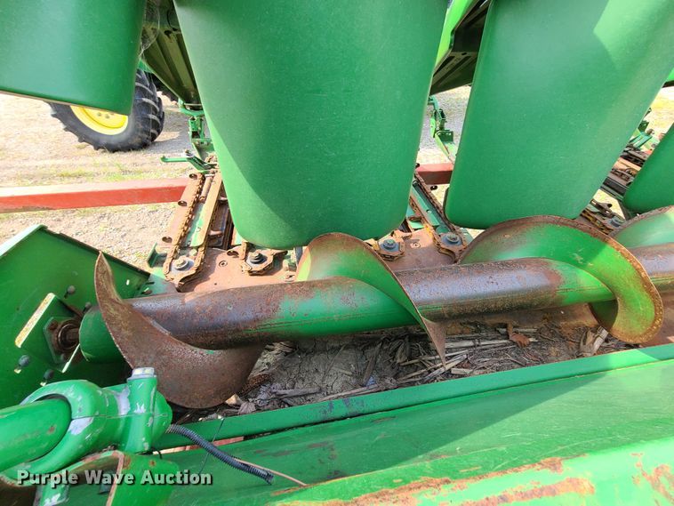image for item L1306 John Deere 893  corn head