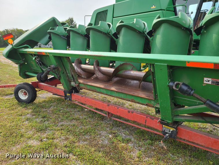 image for item L1306 John Deere 893  corn head