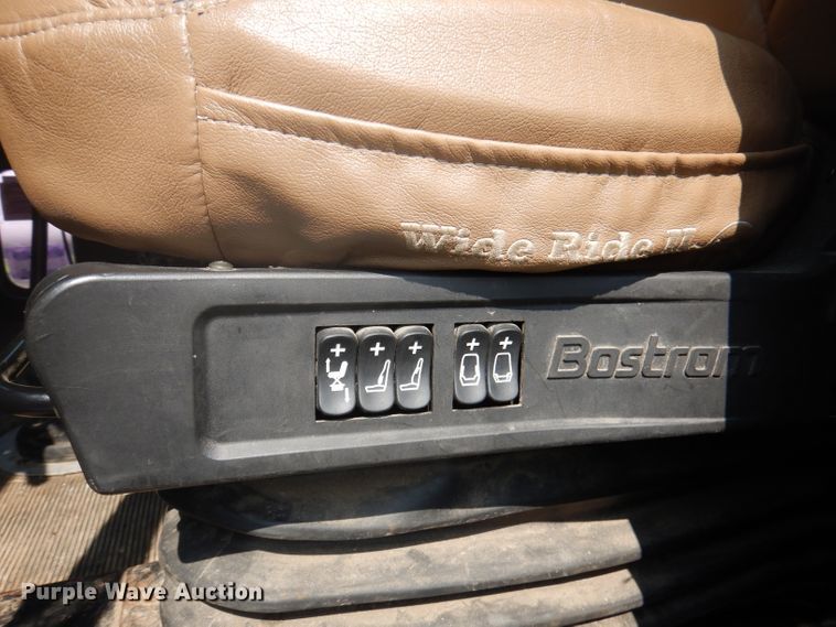 image for item DA5329 2000 Freightliner FLD 120  semi truck