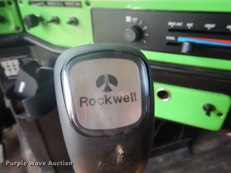 image for item DA5329 2000 Freightliner FLD 120  semi truck