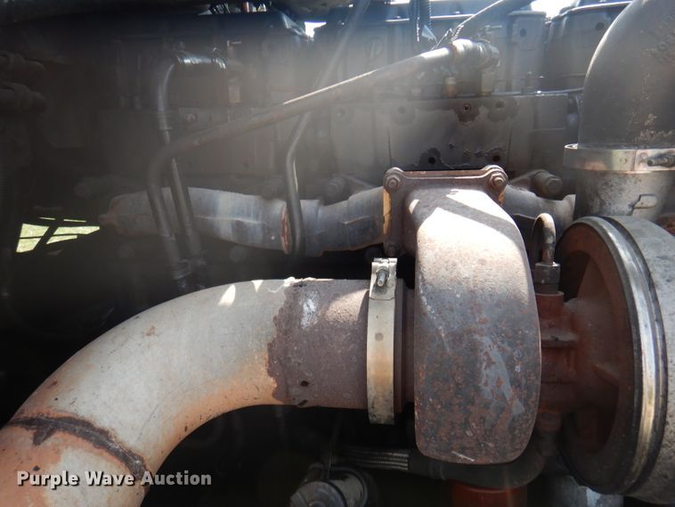 image for item DA5329 2000 Freightliner FLD 120  semi truck