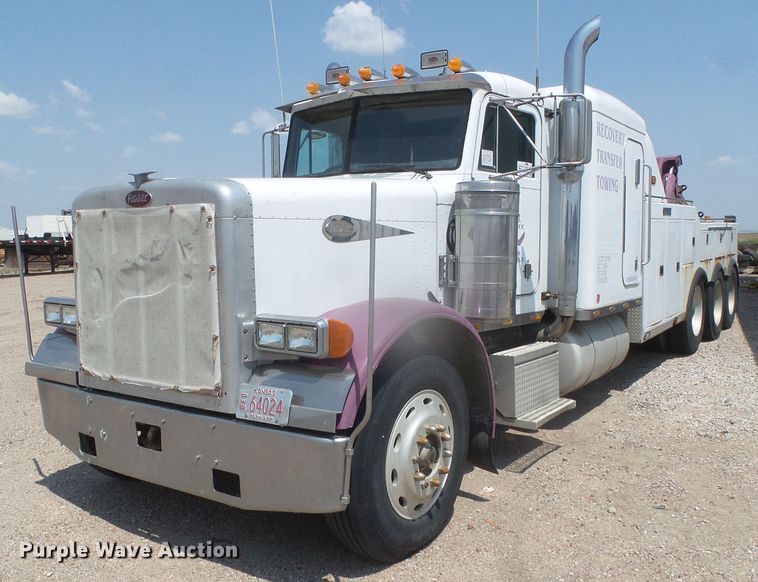 image for item DI5675 1992 Peterbilt 379  tow truck