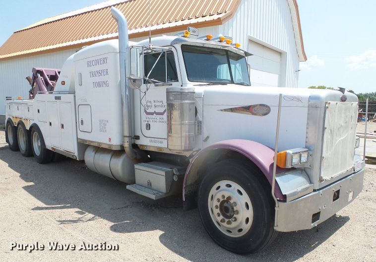 image for item DI5675 1992 Peterbilt 379  tow truck