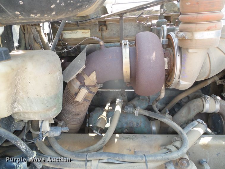 image for item DI5675 1992 Peterbilt 379  tow truck