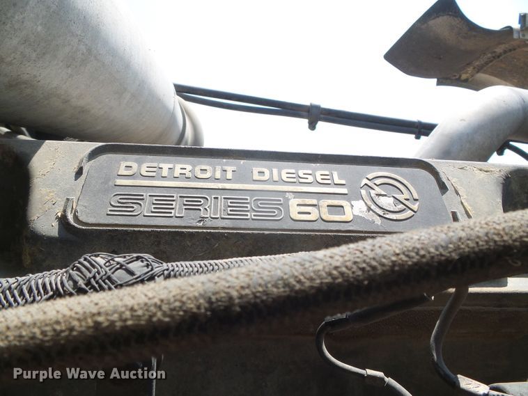 image for item DI5675 1992 Peterbilt 379  tow truck