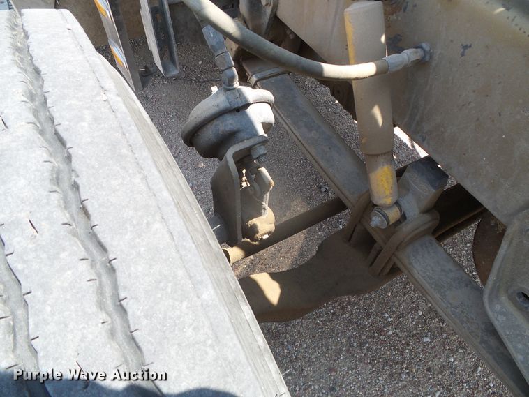 image for item DI5675 1992 Peterbilt 379  tow truck