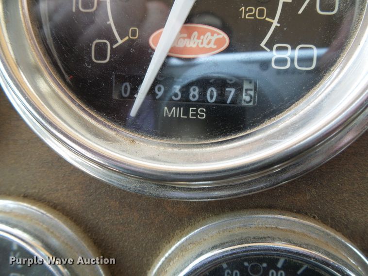 image for item DI5675 1992 Peterbilt 379  tow truck