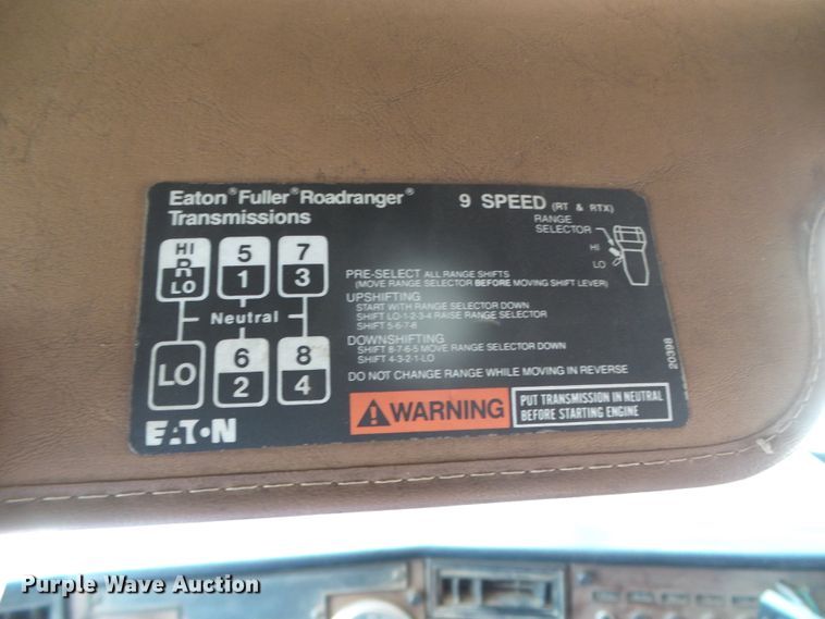 image for item DI5675 1992 Peterbilt 379  tow truck