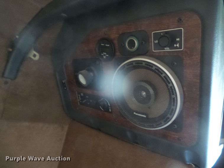 image for item DI5675 1992 Peterbilt 379  tow truck