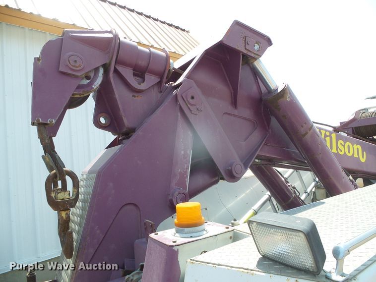 image for item DI5675 1992 Peterbilt 379  tow truck