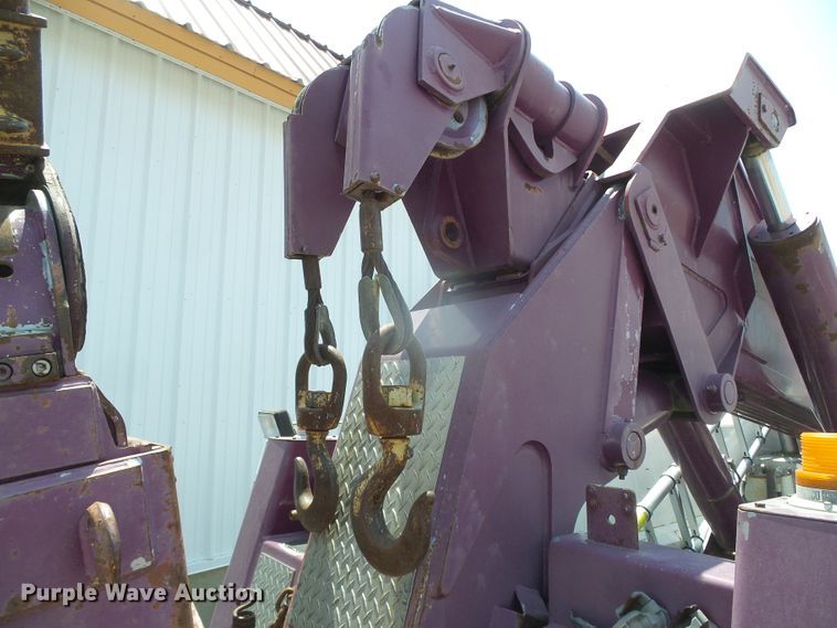 image for item DI5675 1992 Peterbilt 379  tow truck