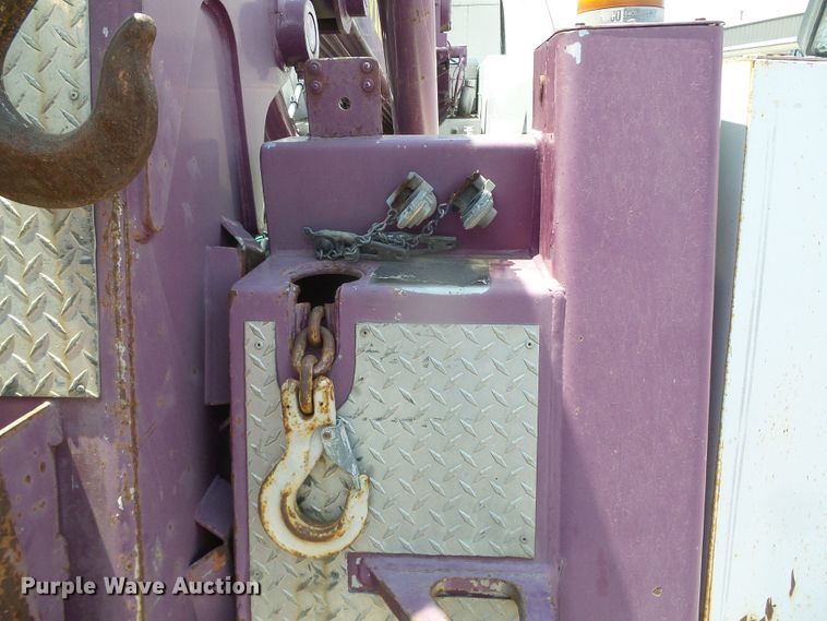 image for item DI5675 1992 Peterbilt 379  tow truck