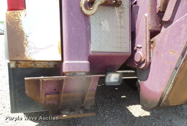 image for item DI5675 1992 Peterbilt 379  tow truck