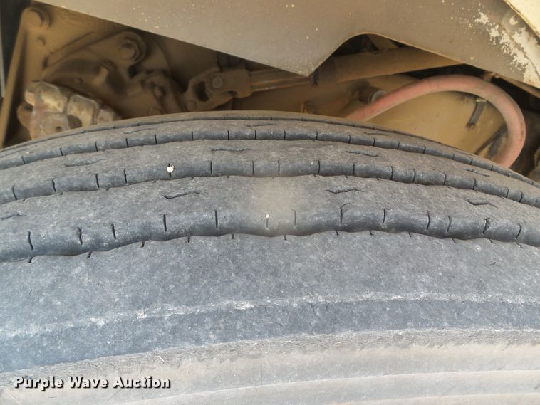 image for item DI5675 1992 Peterbilt 379  tow truck