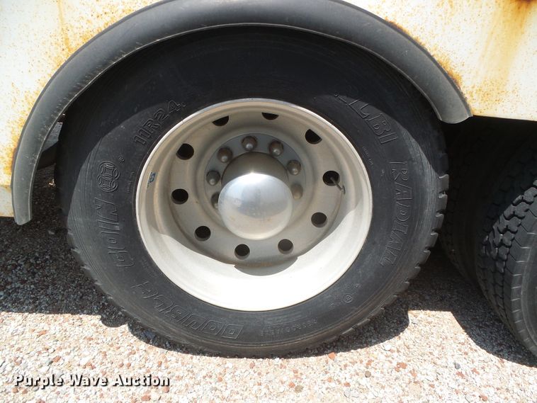 image for item DI5675 1992 Peterbilt 379  tow truck