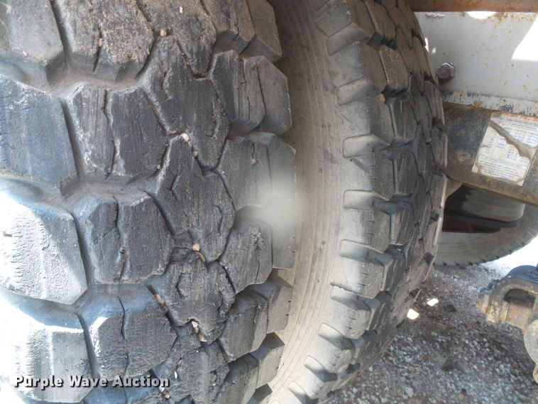 image for item DI5675 1992 Peterbilt 379  tow truck