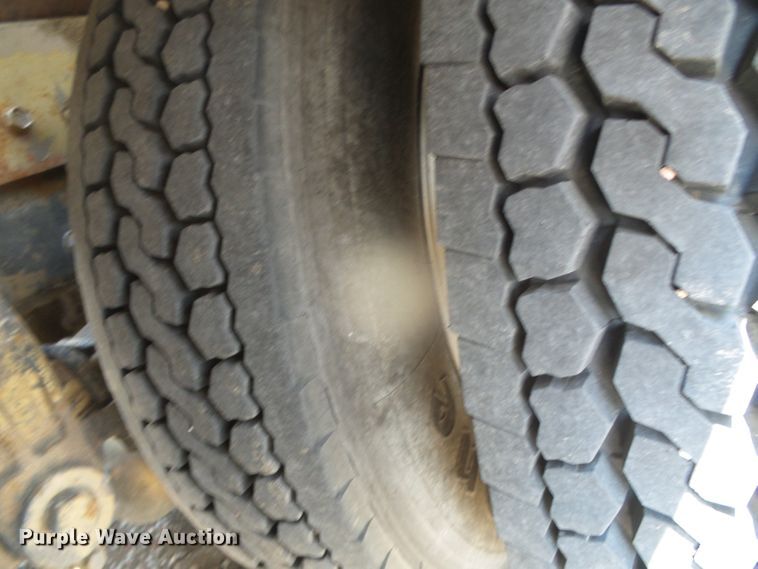 image for item DI5675 1992 Peterbilt 379  tow truck