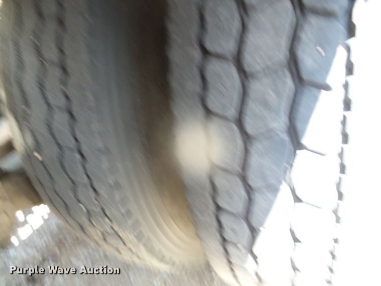 image for item DI5675 1992 Peterbilt 379  tow truck