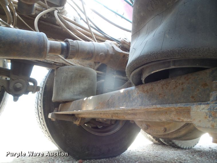 image for item DI5675 1992 Peterbilt 379  tow truck