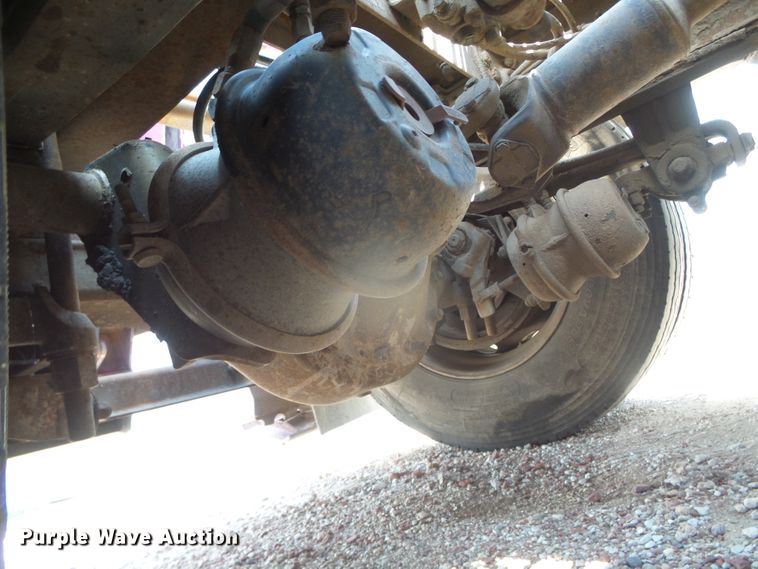 image for item DI5675 1992 Peterbilt 379  tow truck