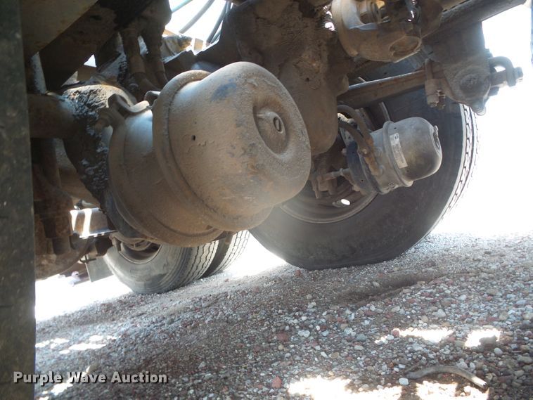 image for item DI5675 1992 Peterbilt 379  tow truck