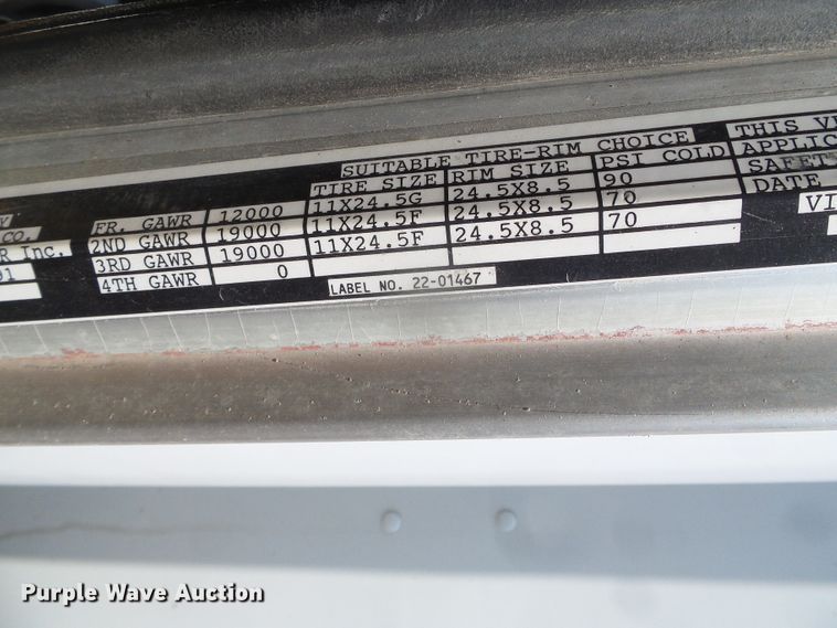 image for item DI5675 1992 Peterbilt 379  tow truck