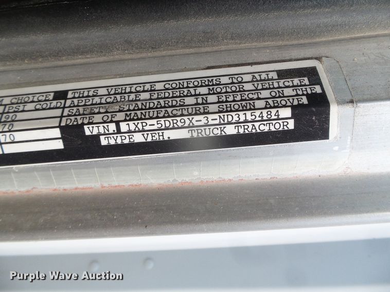 image for item DI5675 1992 Peterbilt 379  tow truck