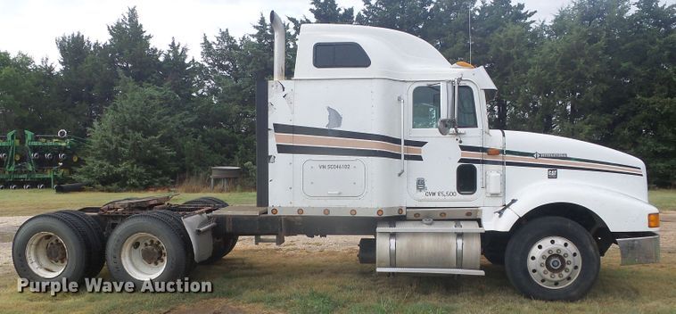 image for item DI5677 1995 International 9400  semi truck