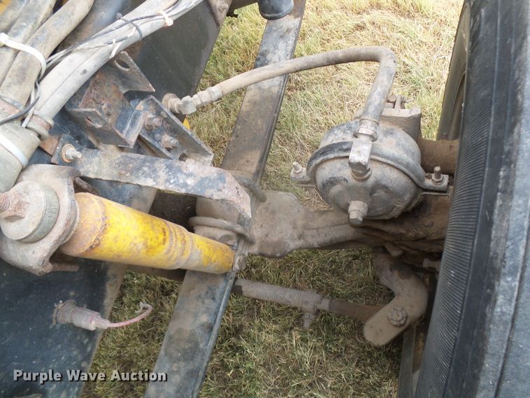 image for item DI5677 1995 International 9400  semi truck