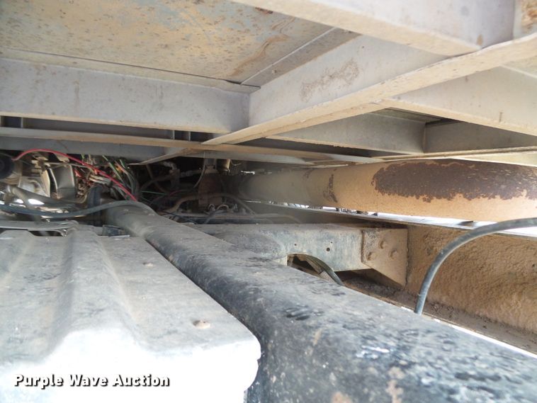 image for item DI5677 1995 International 9400  semi truck