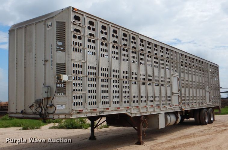 image for item DJ0784 2000 Barrett 00L11965  livestock trailer