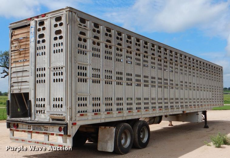 image for item DJ0784 2000 Barrett 00L11965  livestock trailer