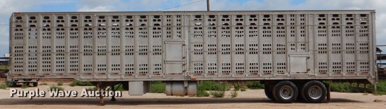 image for item DJ0784 2000 Barrett 00L11965  livestock trailer