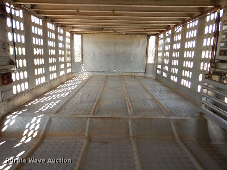 image for item DJ0784 2000 Barrett 00L11965  livestock trailer