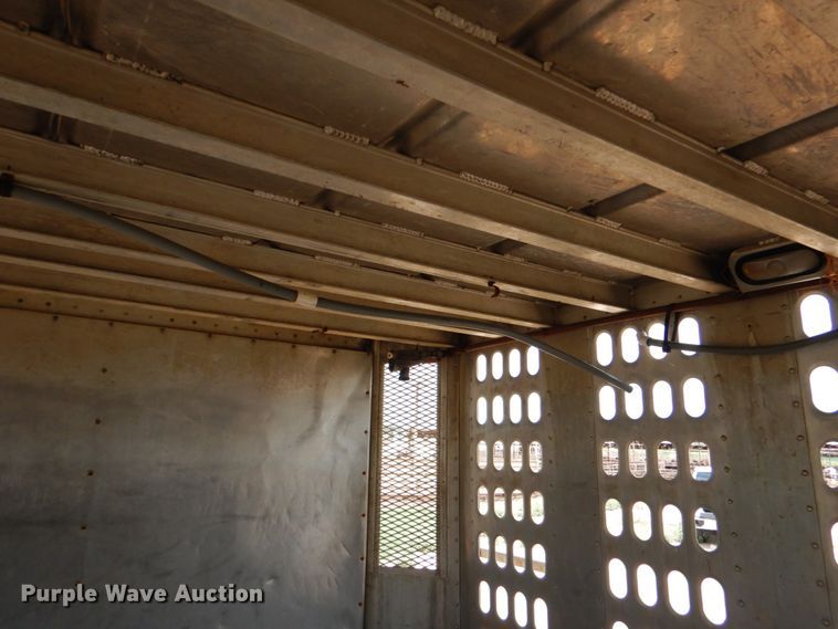 image for item DJ0784 2000 Barrett 00L11965  livestock trailer