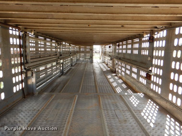 image for item DJ0784 2000 Barrett 00L11965  livestock trailer