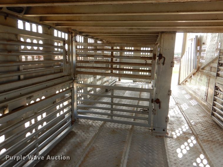 image for item DJ0784 2000 Barrett 00L11965  livestock trailer