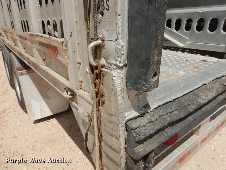 image for item DJ0784 2000 Barrett 00L11965  livestock trailer