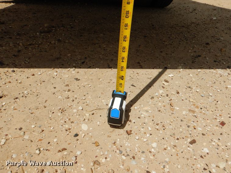 image for item DJ0784 2000 Barrett 00L11965  livestock trailer