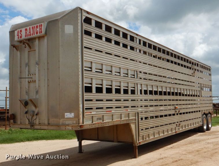 image for item DJ0785 1983 Barrett 82L2268  livestock trailer