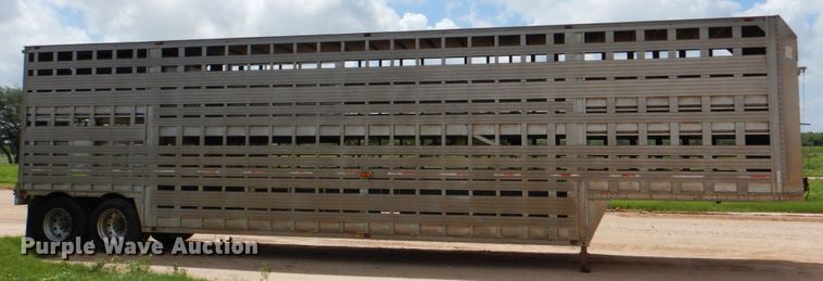 image for item DJ0785 1983 Barrett 82L2268  livestock trailer