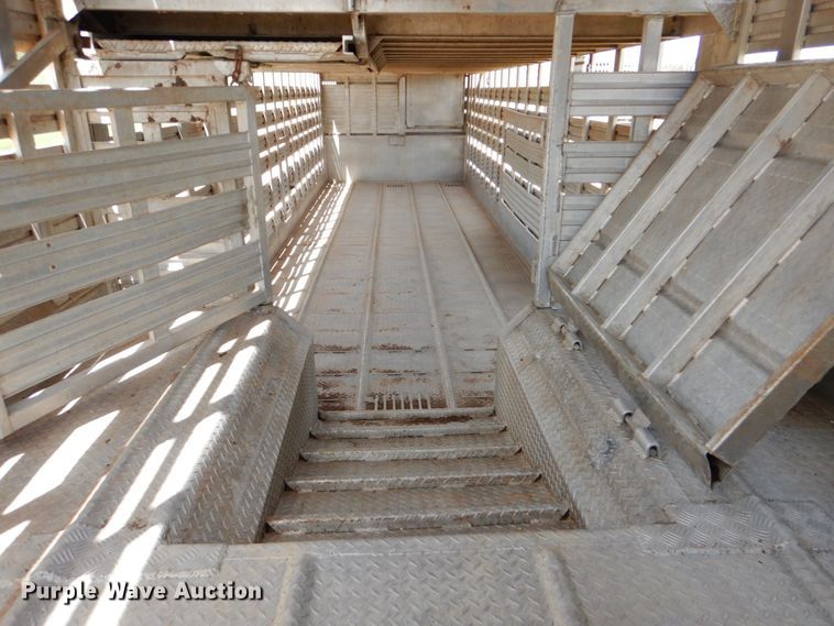 image for item DJ0785 1983 Barrett 82L2268  livestock trailer